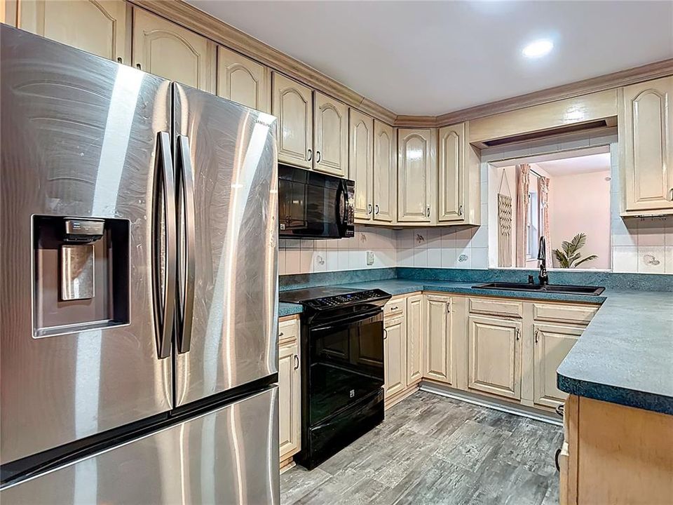 For Sale: $399,000 (3 beds, 2 baths, 1356 Square Feet)