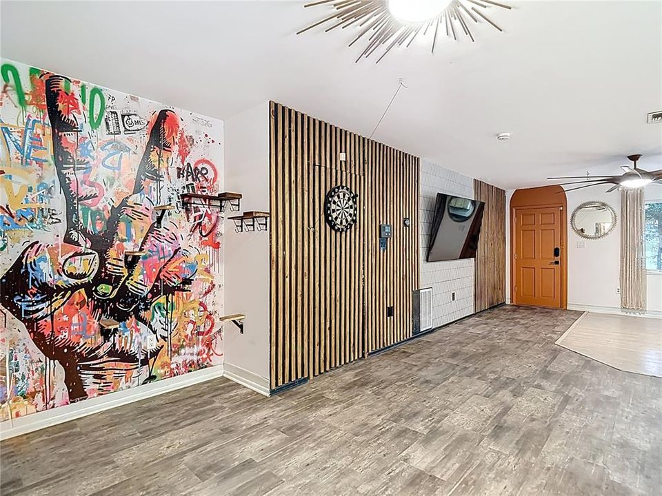 For Sale: $399,000 (3 beds, 2 baths, 1356 Square Feet)