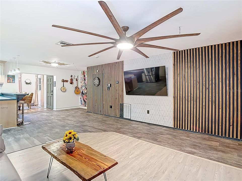 For Sale: $399,000 (3 beds, 2 baths, 1356 Square Feet)