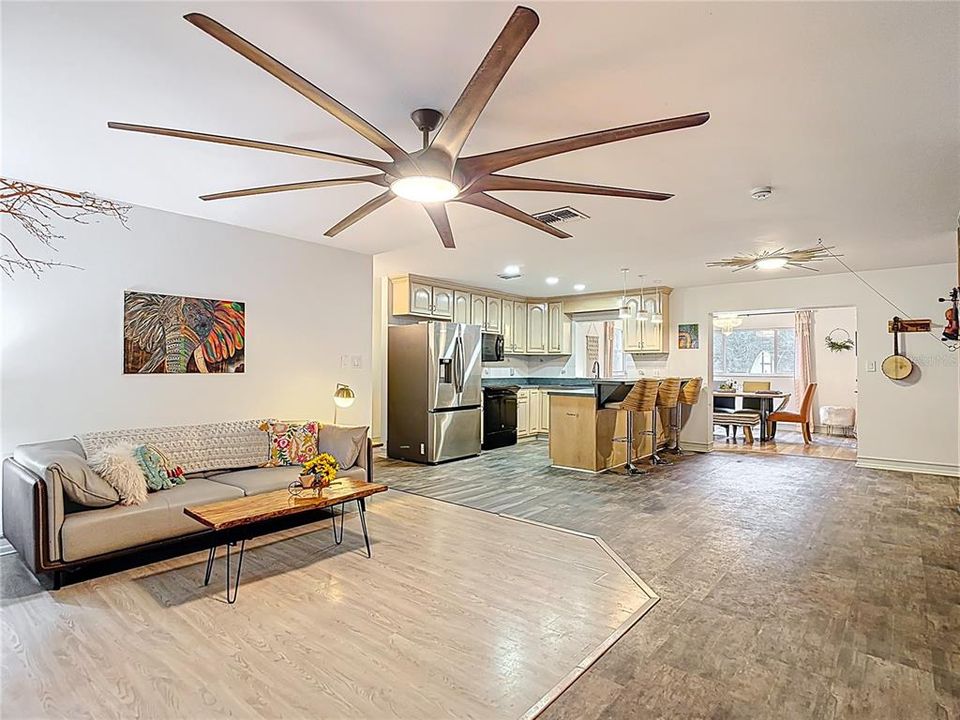 For Sale: $399,000 (3 beds, 2 baths, 1356 Square Feet)