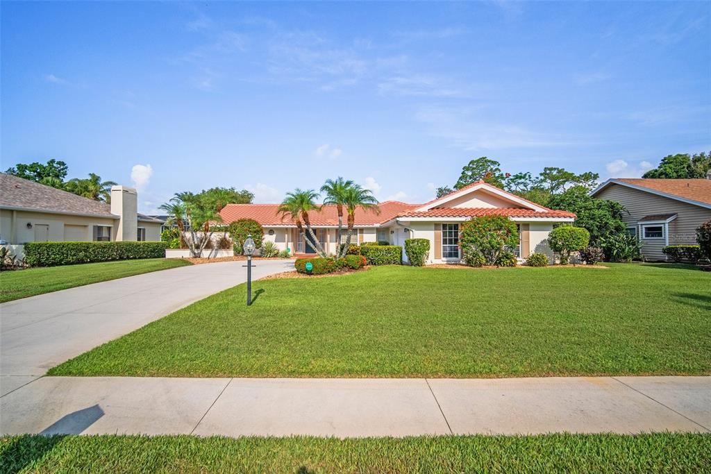 Недавно продано: $700,000 (3 спален, 3 ванн, 2549 Квадратных фут)