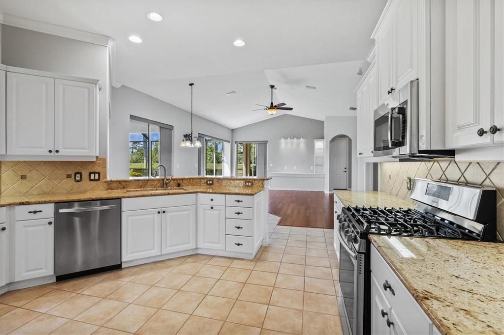 На продажу: $1,239,000 (4 спален, 4 ванн, 3924 Квадратных фут)