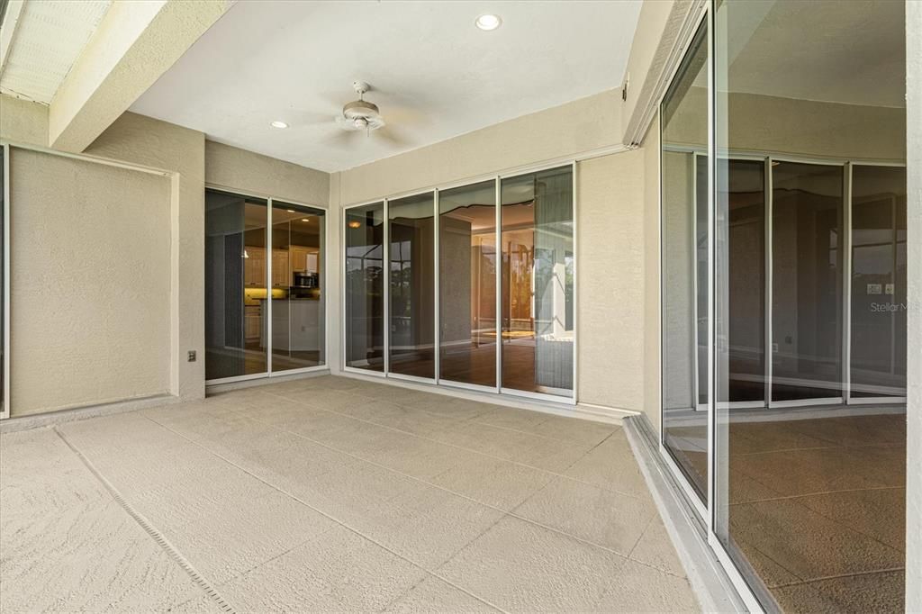 На продажу: $1,239,000 (4 спален, 4 ванн, 3924 Квадратных фут)