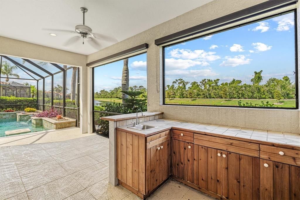 На продажу: $1,239,000 (4 спален, 4 ванн, 3924 Квадратных фут)