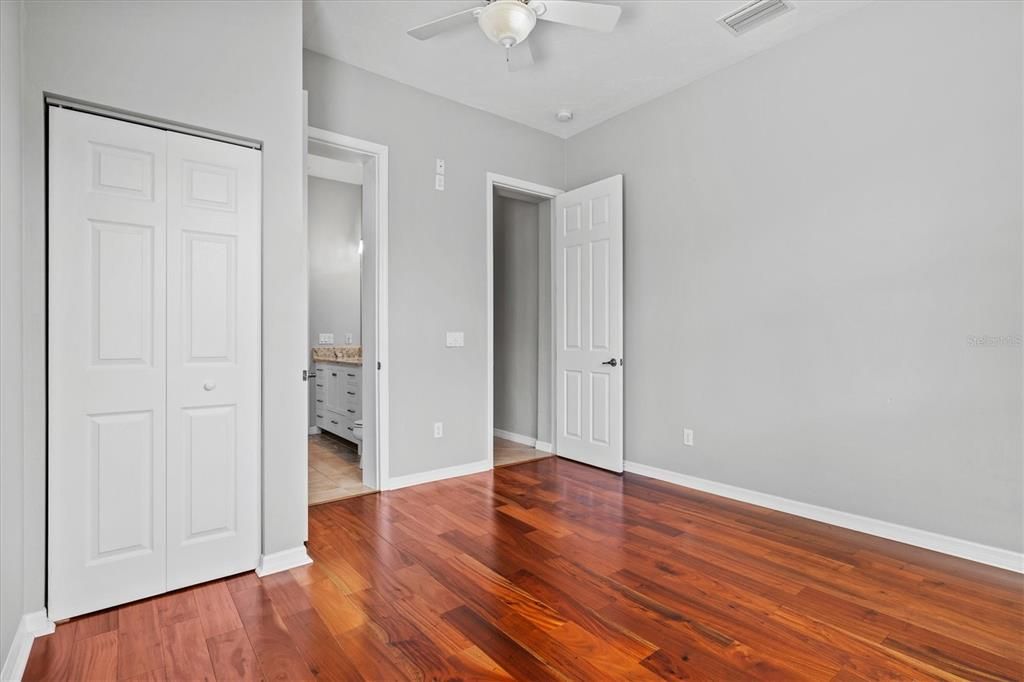 На продажу: $1,239,000 (4 спален, 4 ванн, 3924 Квадратных фут)