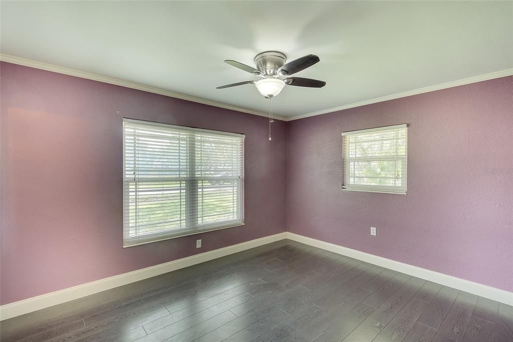 For Sale: $369,000 (3 beds, 2 baths, 1572 Square Feet)