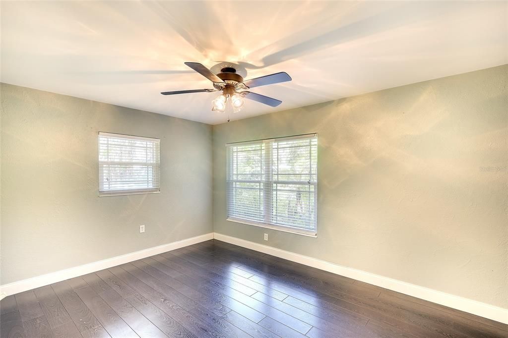 For Sale: $369,000 (3 beds, 2 baths, 1572 Square Feet)