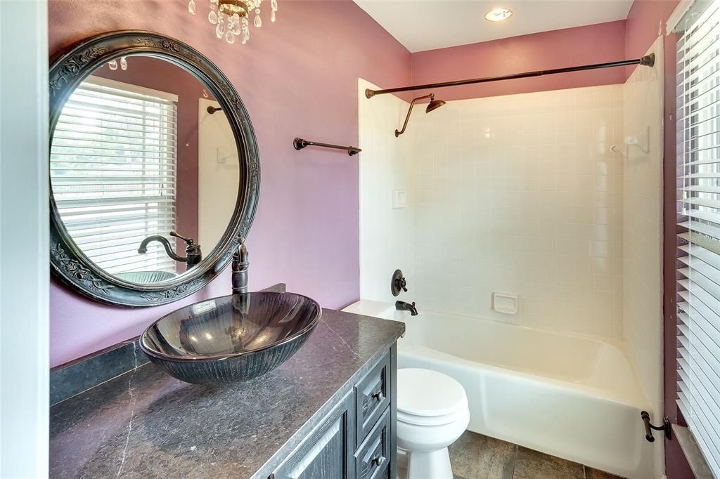 For Sale: $369,000 (3 beds, 2 baths, 1572 Square Feet)