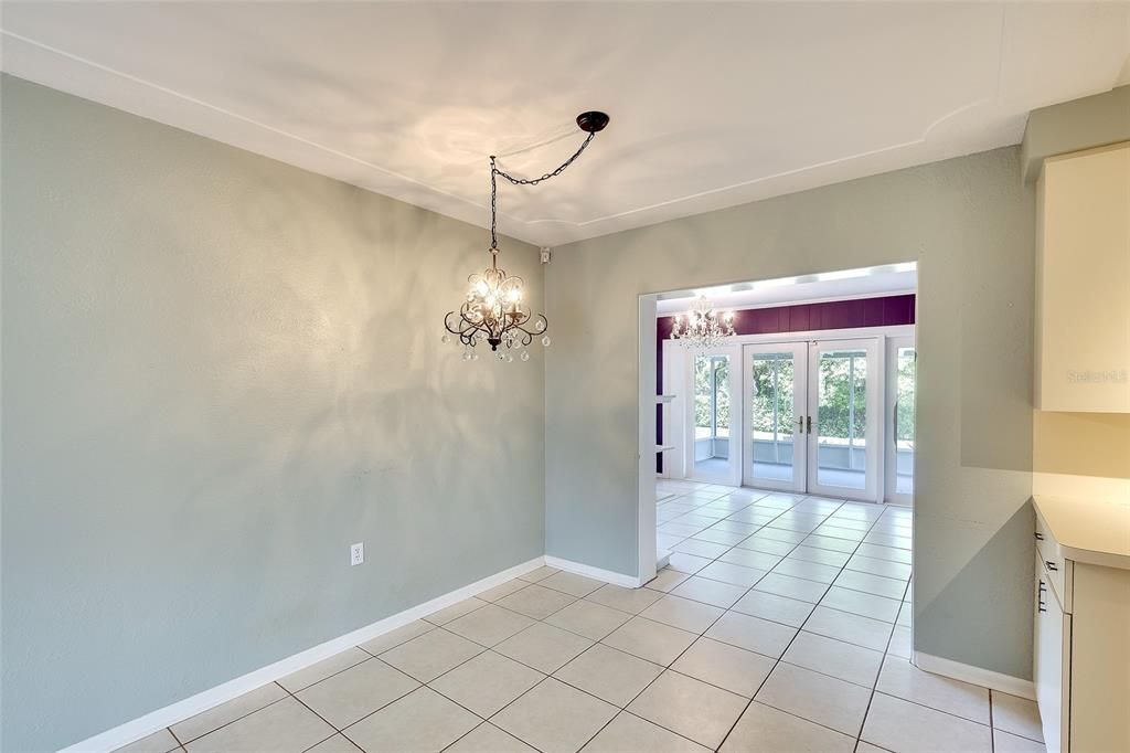 For Sale: $369,000 (3 beds, 2 baths, 1572 Square Feet)