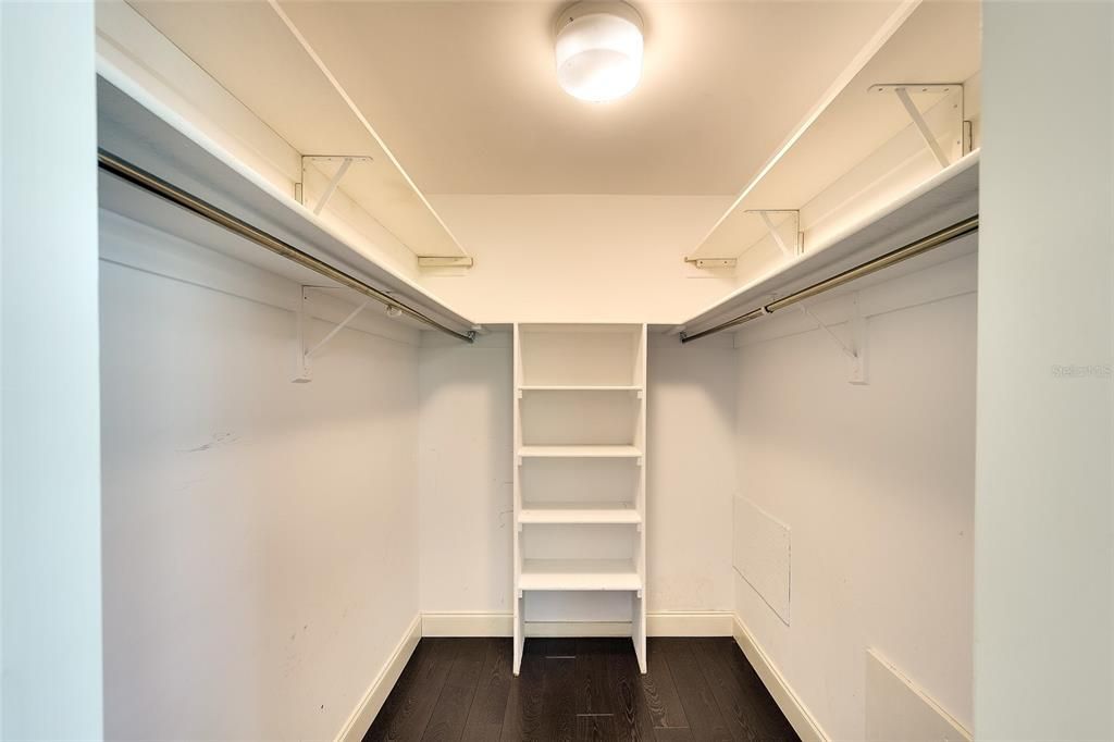 For Sale: $369,000 (3 beds, 2 baths, 1572 Square Feet)