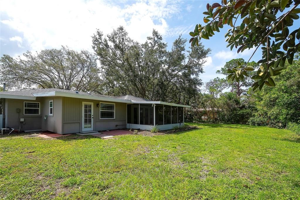 For Sale: $369,000 (3 beds, 2 baths, 1572 Square Feet)