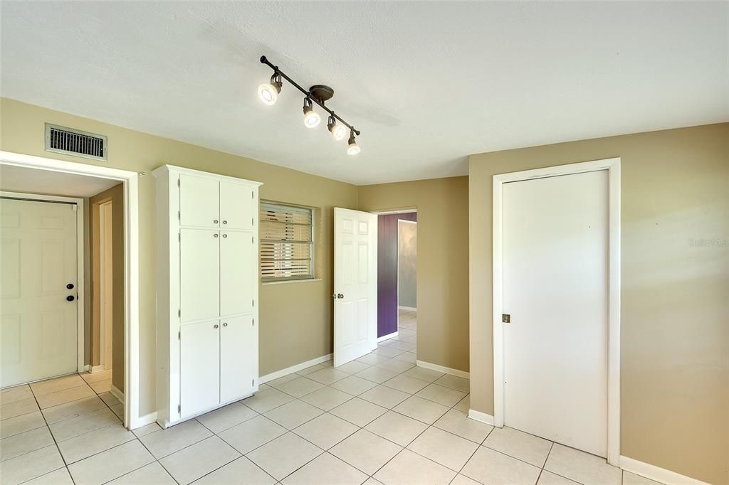 For Sale: $369,000 (3 beds, 2 baths, 1572 Square Feet)