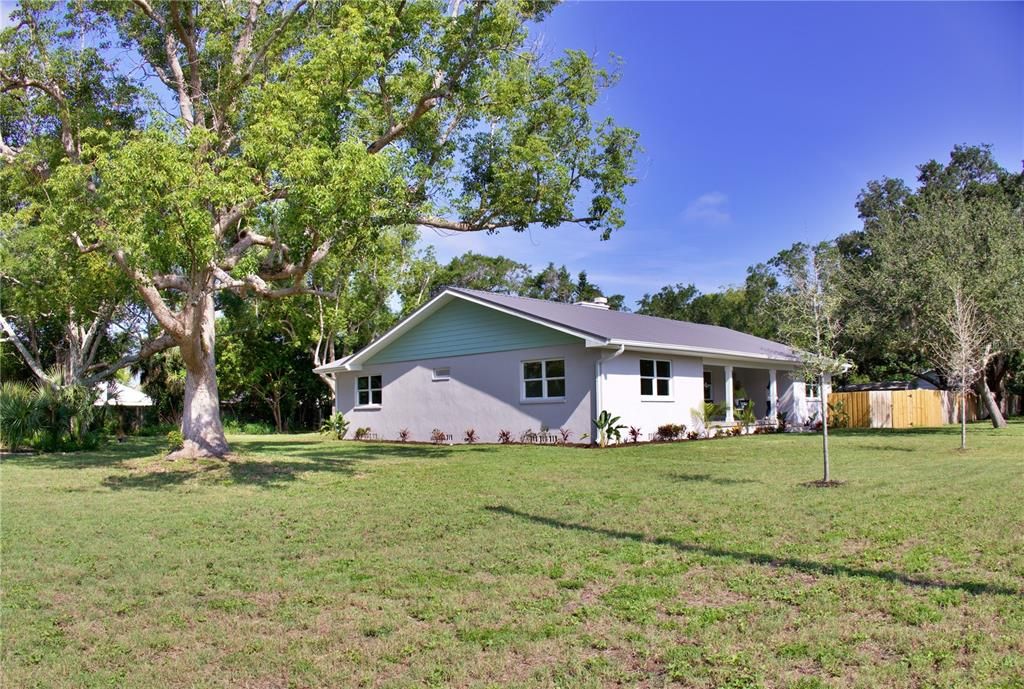 Под контрактом: $825,000 (4 спален, 3 ванн, 2812 Квадратных фут)