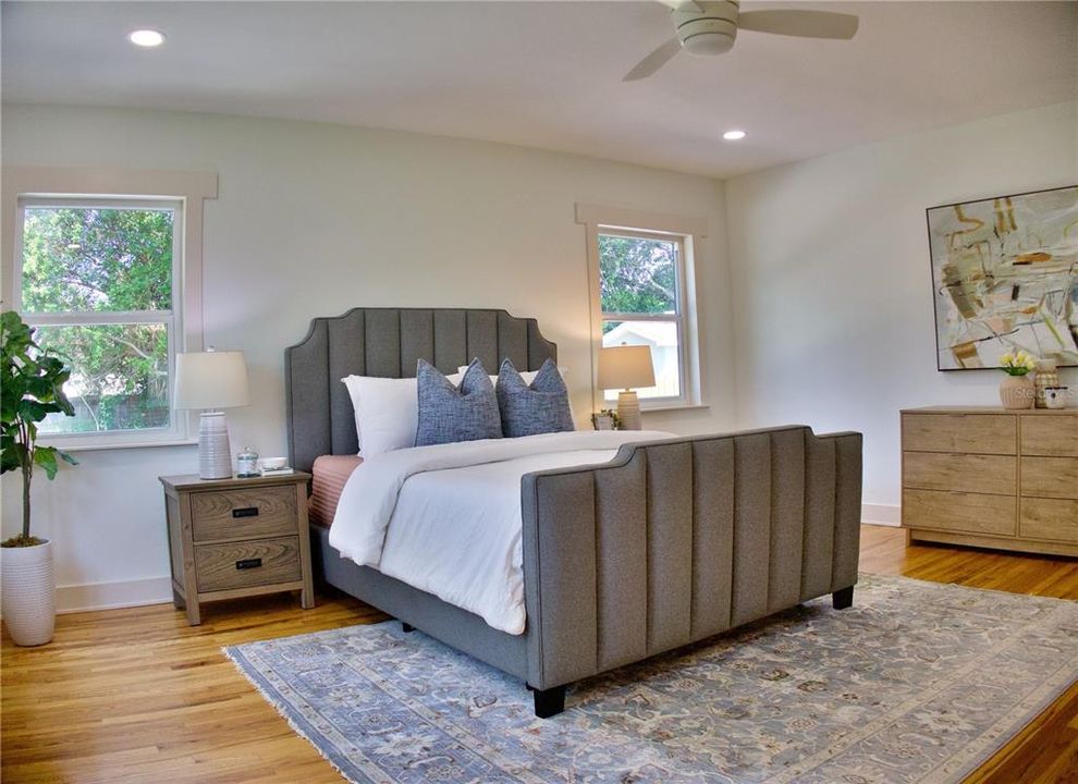 Под контрактом: $825,000 (4 спален, 3 ванн, 2812 Квадратных фут)