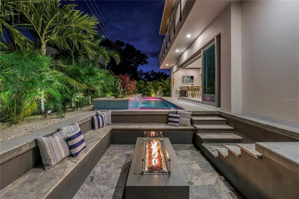 For Sale: $2,500,000 (6 beds, 6 baths, 3765 Square Feet)