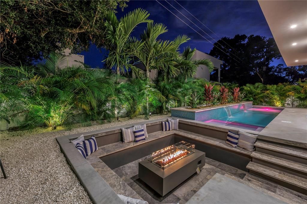 For Sale: $2,500,000 (6 beds, 6 baths, 3765 Square Feet)