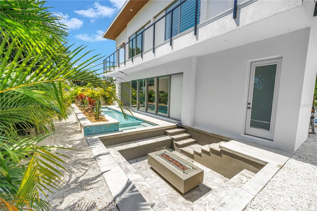 For Sale: $2,500,000 (6 beds, 6 baths, 3765 Square Feet)