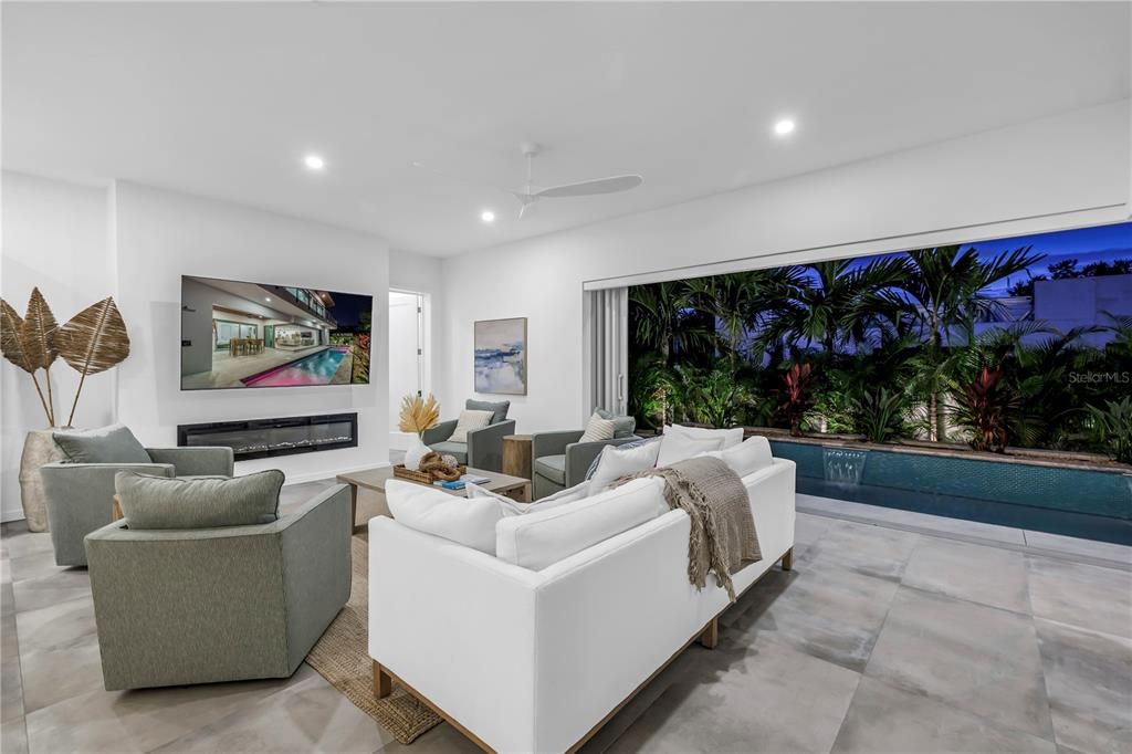 For Sale: $2,500,000 (6 beds, 6 baths, 3765 Square Feet)