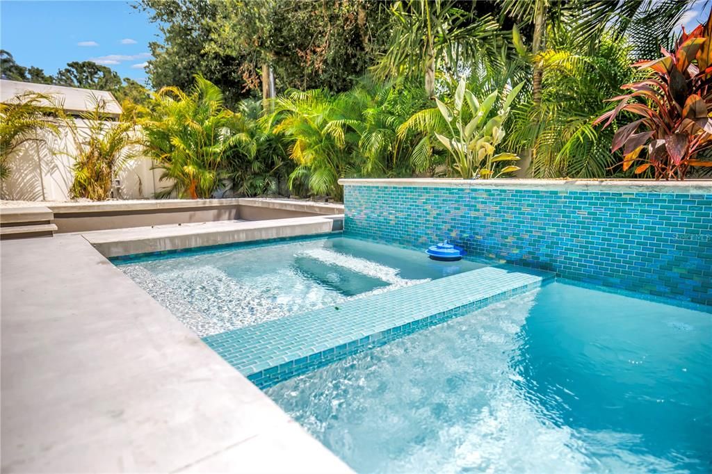 For Sale: $2,500,000 (6 beds, 6 baths, 3765 Square Feet)