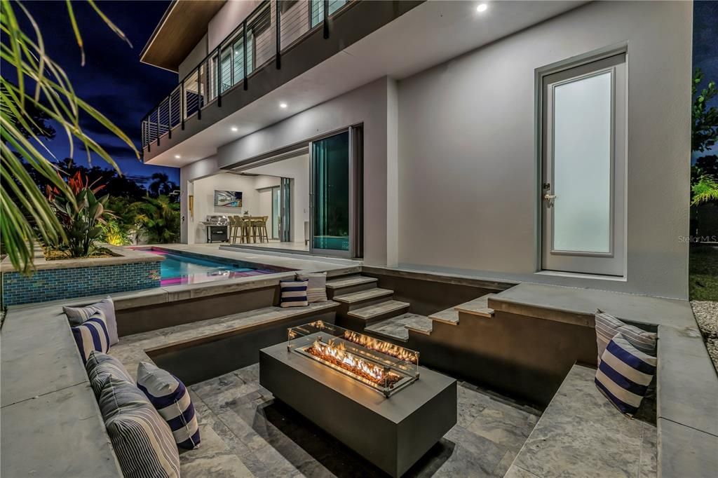 For Sale: $2,500,000 (6 beds, 6 baths, 3765 Square Feet)