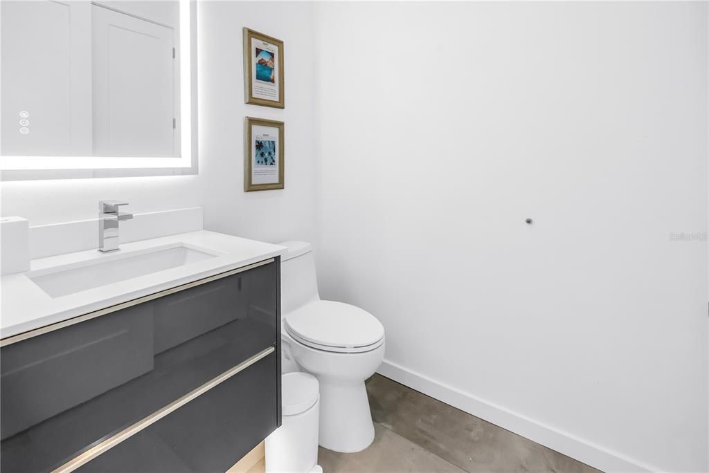 For Sale: $2,500,000 (6 beds, 6 baths, 3765 Square Feet)