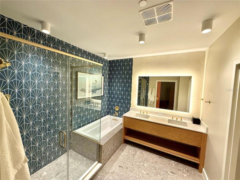 For Rent: $2,500 (2 beds, 2 baths, 1267 Square Feet)