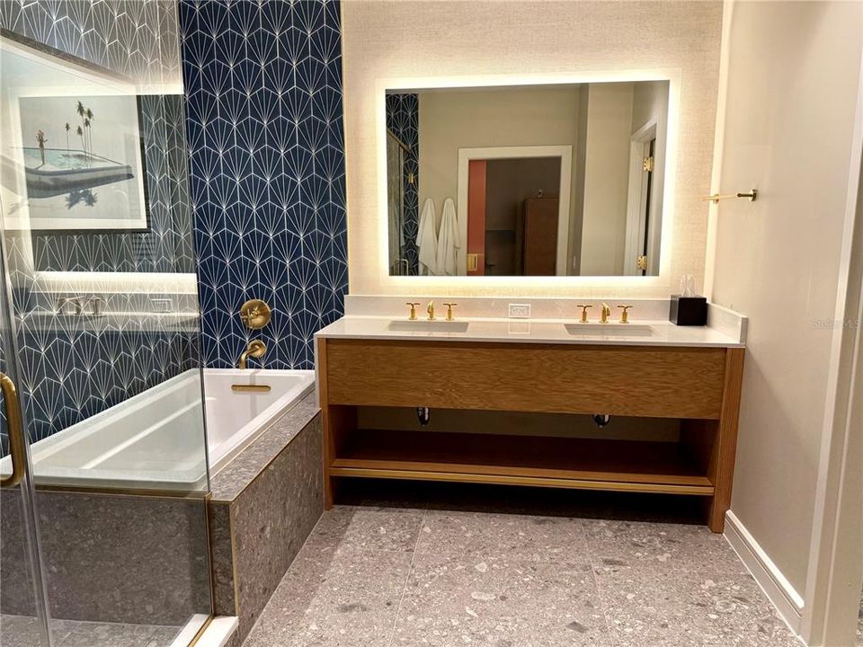 For Rent: $2,500 (2 beds, 2 baths, 1267 Square Feet)