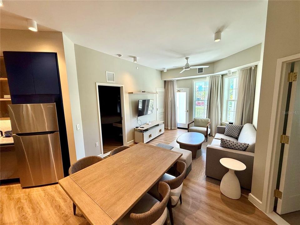 For Rent: $2,500 (2 beds, 2 baths, 1267 Square Feet)