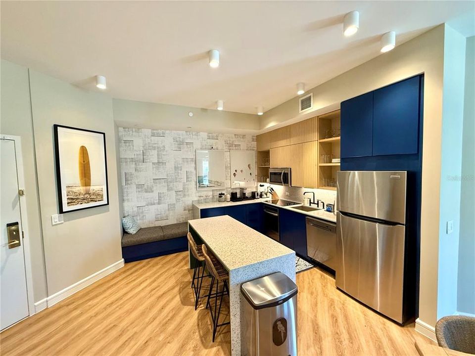 For Rent: $2,500 (2 beds, 2 baths, 1267 Square Feet)