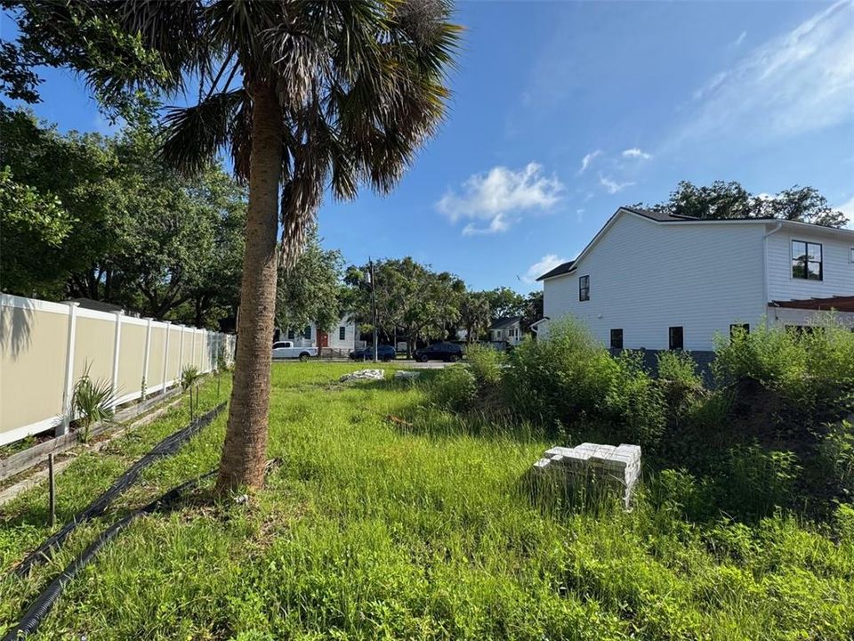 待售: $499,000 (0.15 acres)