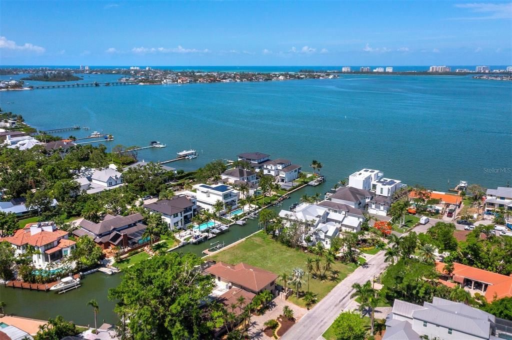 En Venta: $2,699,000 (0.32 acres)