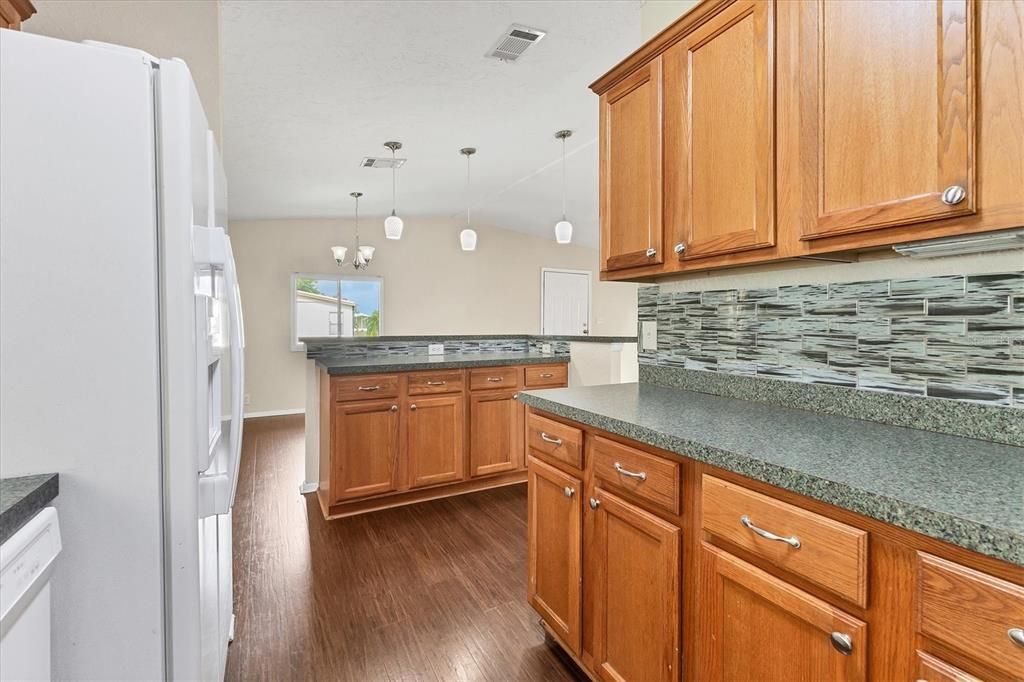 Activo con contrato: $165,900 (2 camas, 2 baños, 1000 Pies cuadrados)