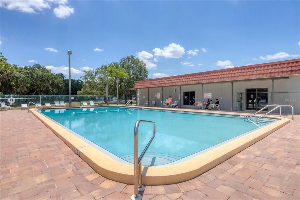 Activo con contrato: $165,900 (2 camas, 2 baños, 1000 Pies cuadrados)