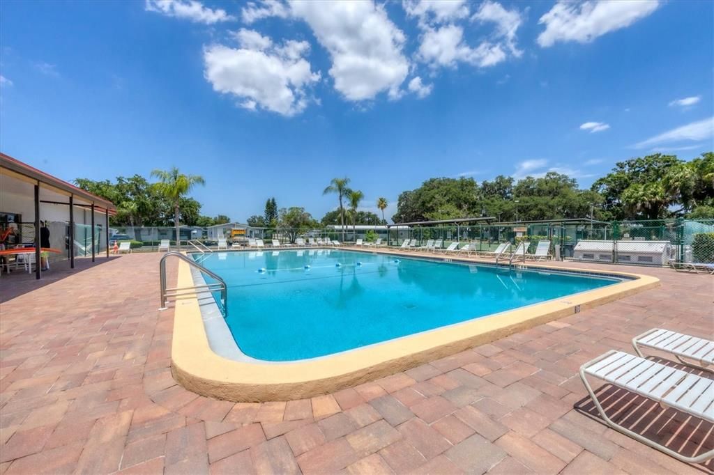 Activo con contrato: $165,900 (2 camas, 2 baños, 1000 Pies cuadrados)