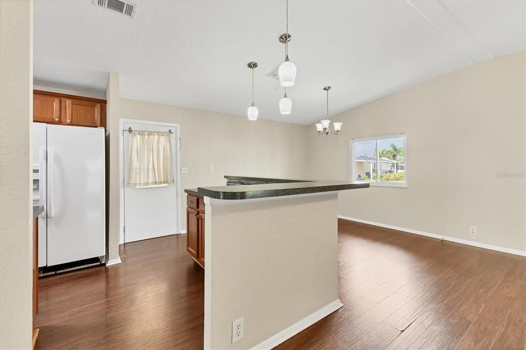 Activo con contrato: $165,900 (2 camas, 2 baños, 1000 Pies cuadrados)