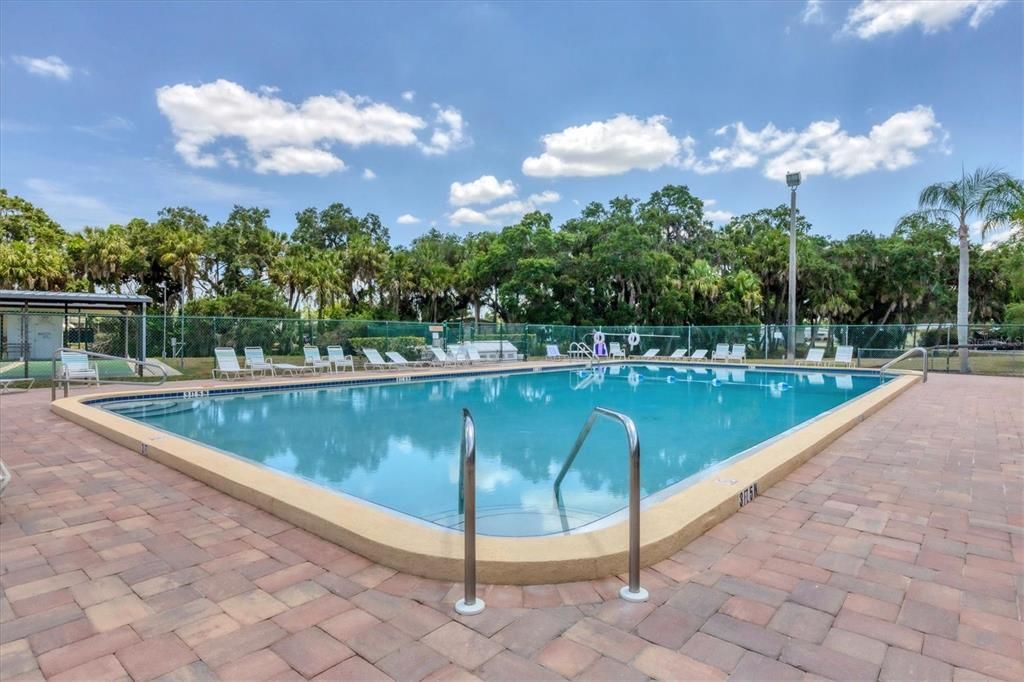 Activo con contrato: $165,900 (2 camas, 2 baños, 1000 Pies cuadrados)