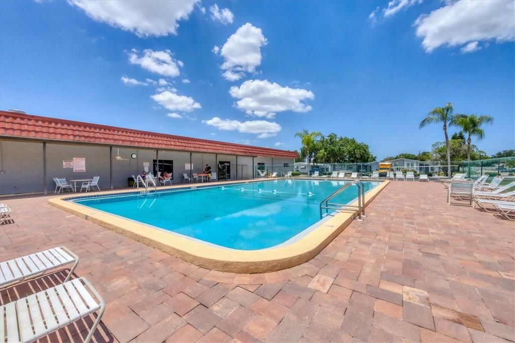 Activo con contrato: $165,900 (2 camas, 2 baños, 1000 Pies cuadrados)