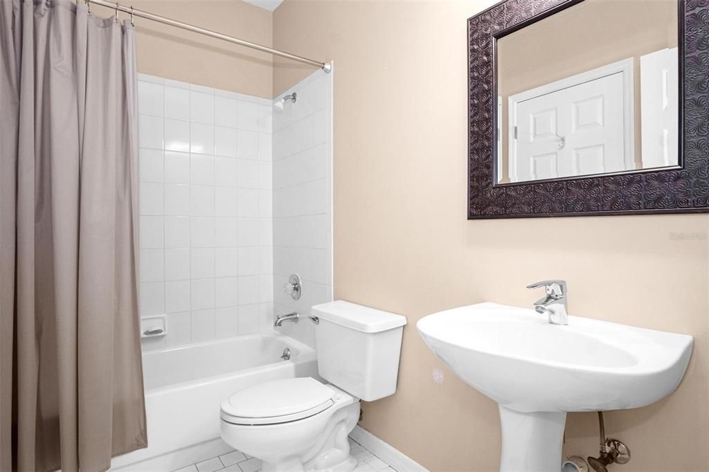 En Venta: $369,900 (2 camas, 2 baños, 1617 Pies cuadrados)