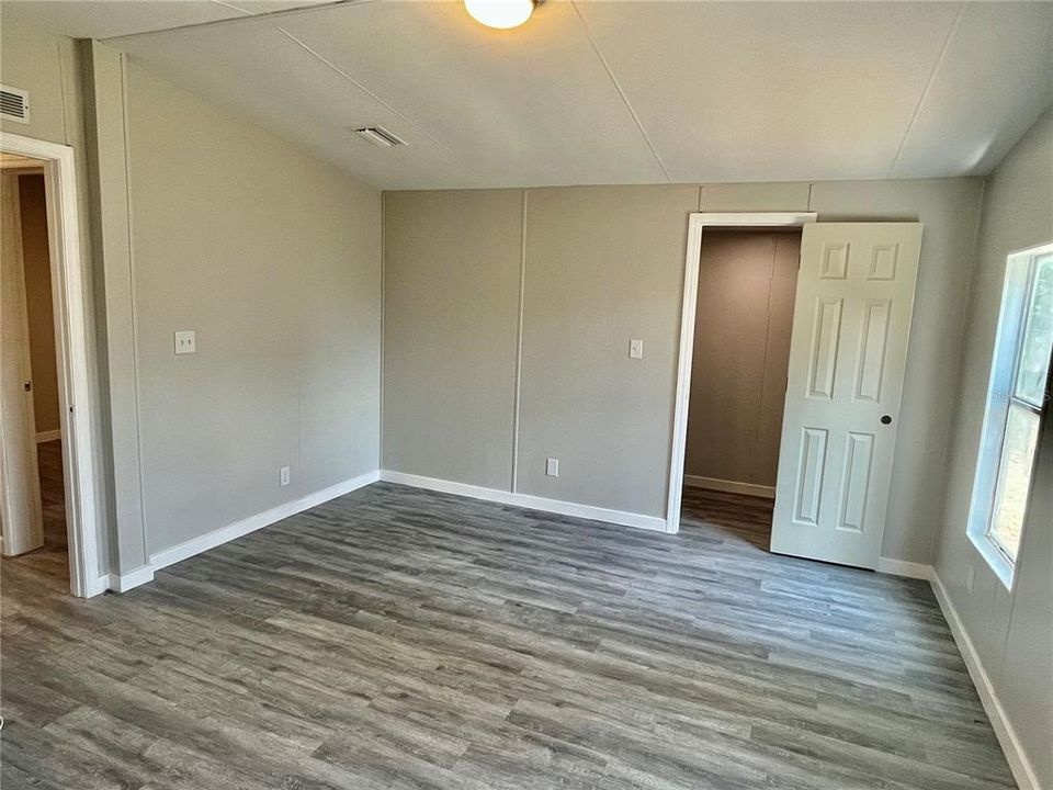 For Sale: $148,900 (2 beds, 2 baths, 1012 Square Feet)