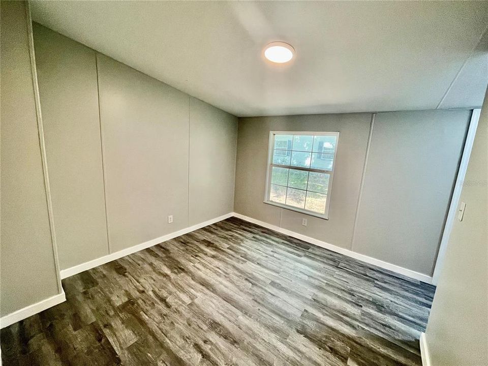 For Sale: $148,900 (2 beds, 2 baths, 1012 Square Feet)