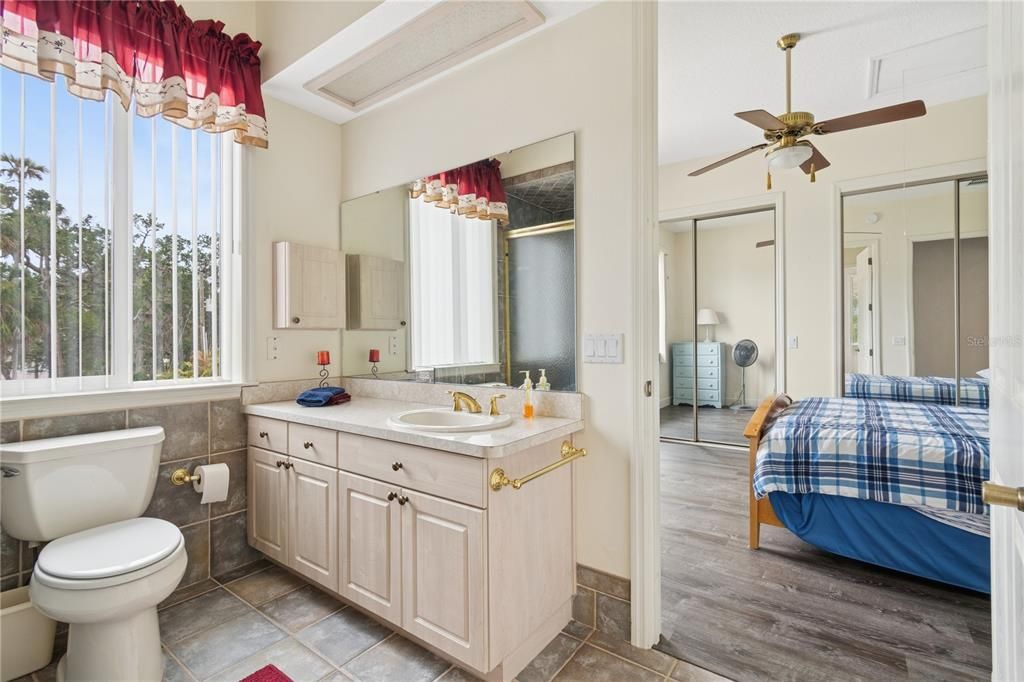 На продажу: $1,060,000 (3 спален, 2 ванн, 2117 Квадратных фут)