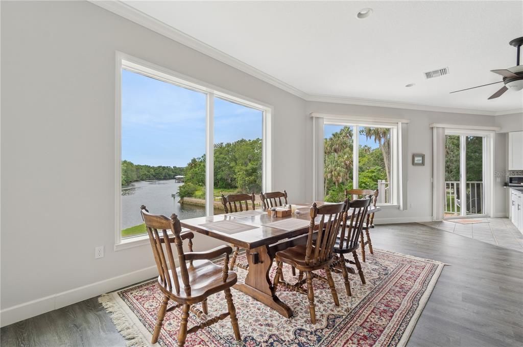 На продажу: $1,060,000 (3 спален, 2 ванн, 2117 Квадратных фут)