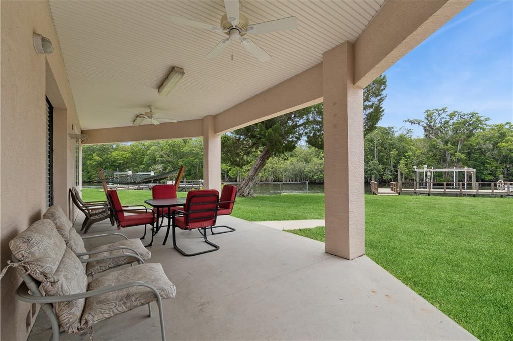 На продажу: $1,060,000 (3 спален, 2 ванн, 2117 Квадратных фут)