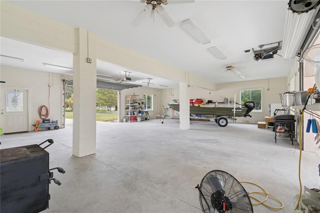 На продажу: $1,060,000 (3 спален, 2 ванн, 2117 Квадратных фут)