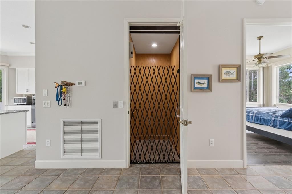 На продажу: $1,060,000 (3 спален, 2 ванн, 2117 Квадратных фут)