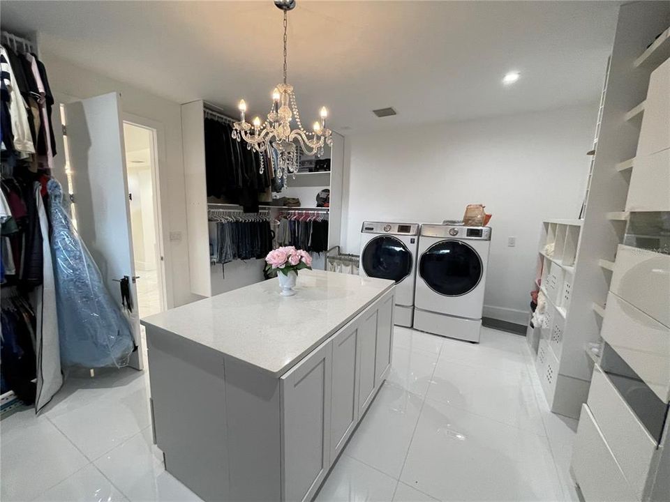 待售: $849,950 (5 贝兹, 4 浴室, 5200 平方英尺)