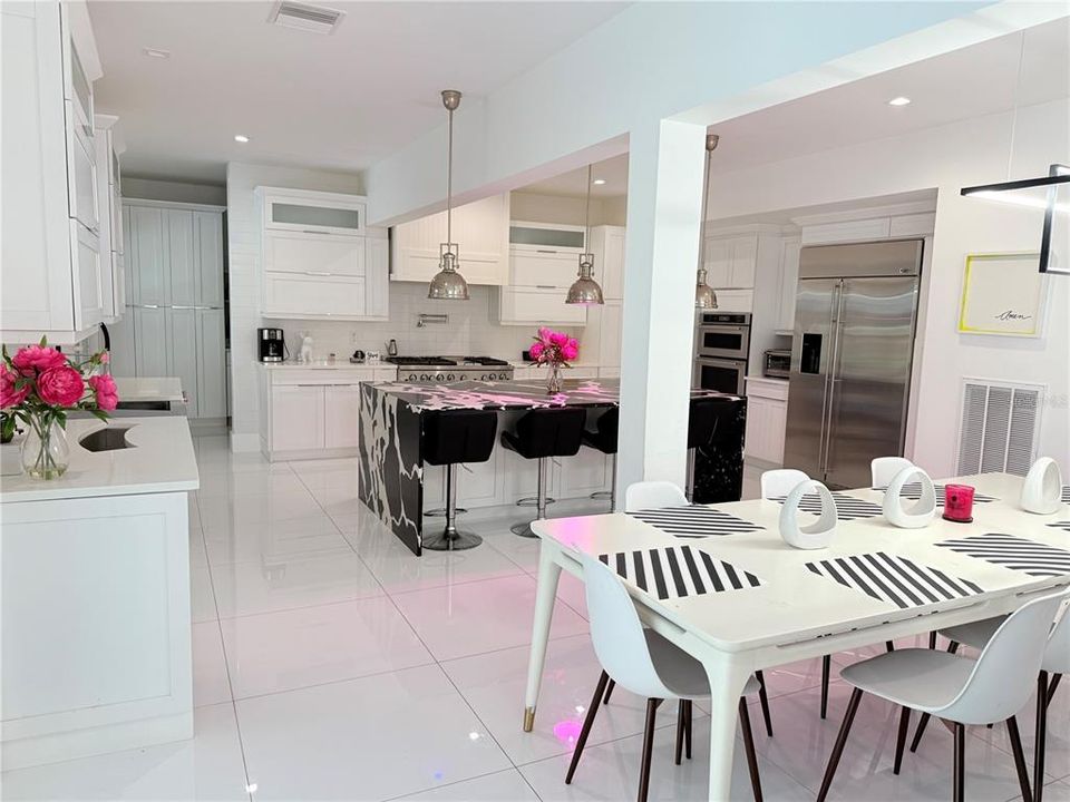 待售: $849,950 (5 贝兹, 4 浴室, 5200 平方英尺)