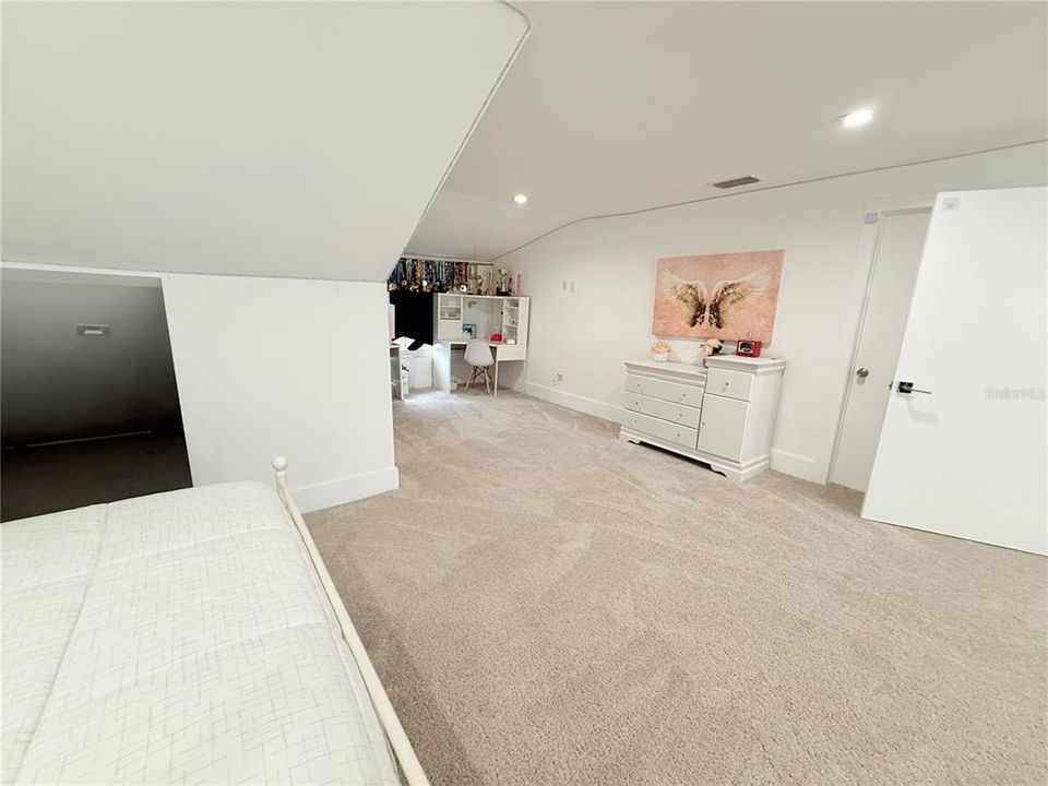 待售: $849,950 (5 贝兹, 4 浴室, 5200 平方英尺)