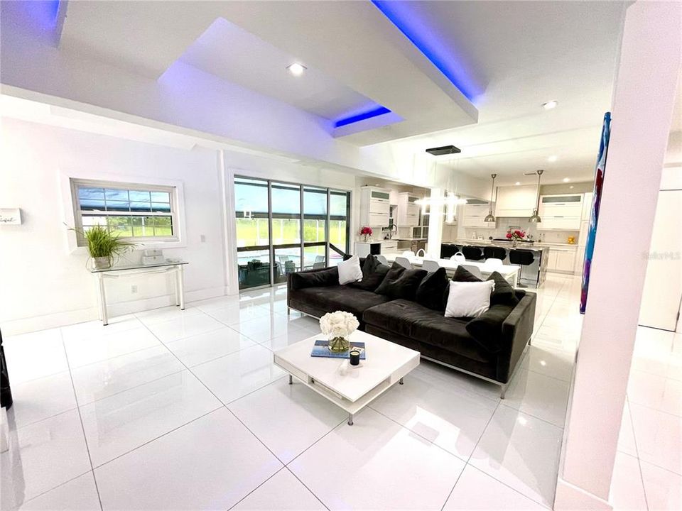 待售: $849,950 (5 贝兹, 4 浴室, 5200 平方英尺)