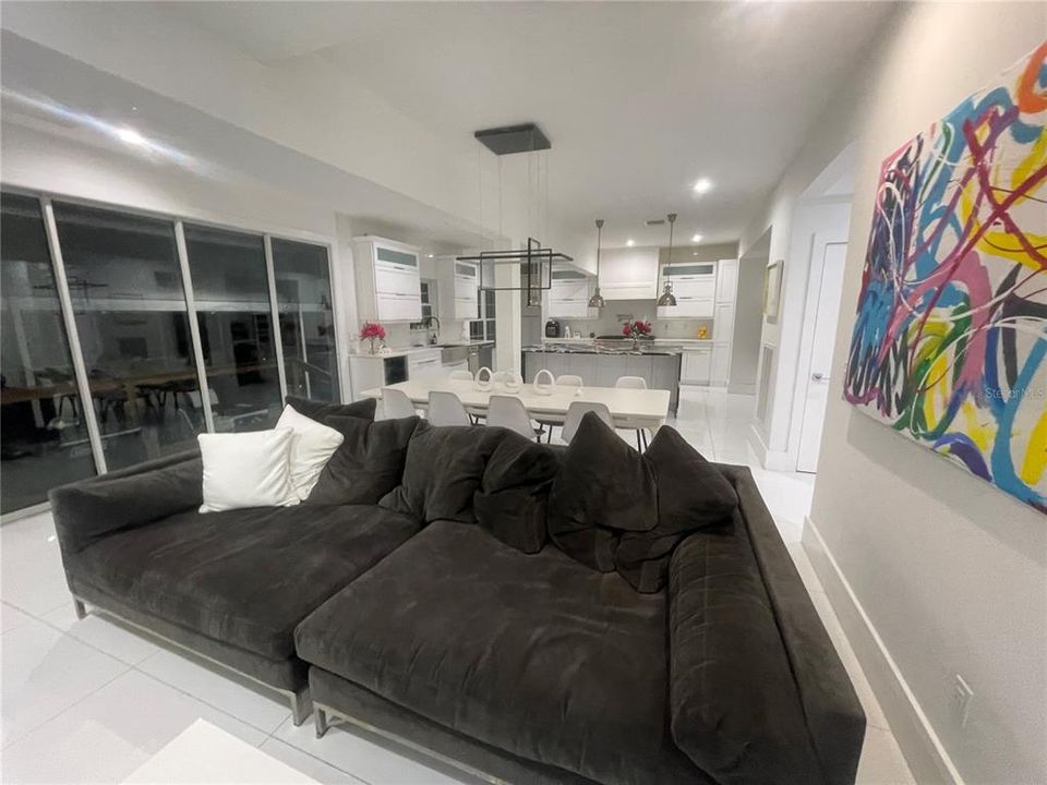 待售: $849,950 (5 贝兹, 4 浴室, 5200 平方英尺)